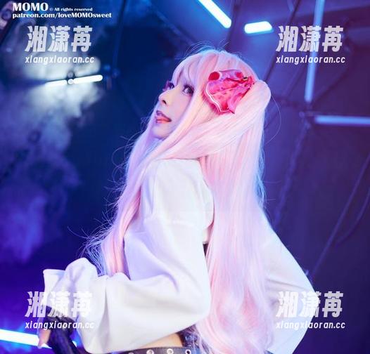 Sayo Momo越南coser写真集：下载感受一种荒诞又可爱的奇妙旅程！
